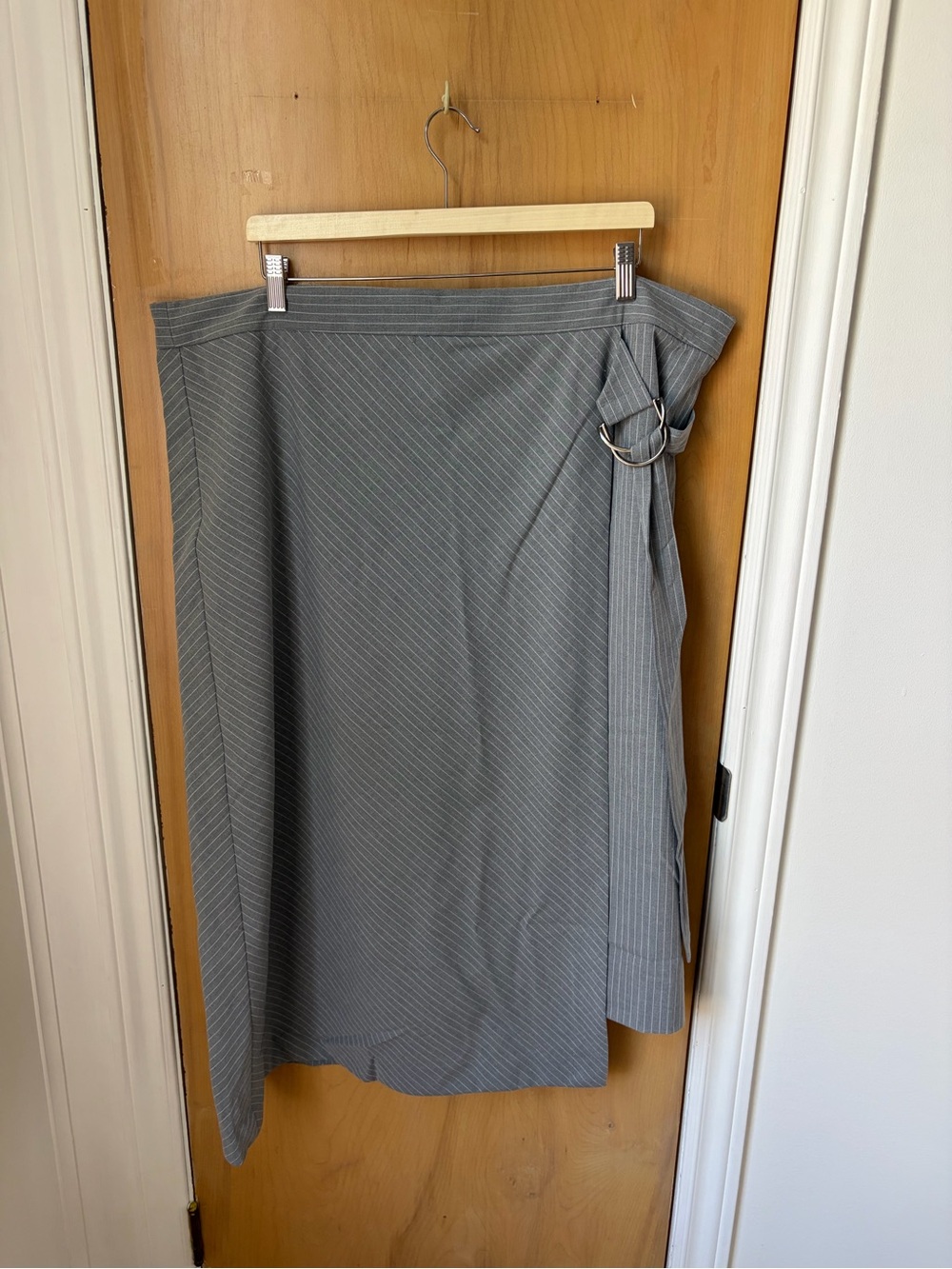 Reitmans Gray Pinstripe Wrap Skirt with Side D-Ring